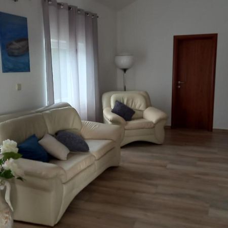 Guest House Garfild 2 Novi Vinodolski Exterior foto